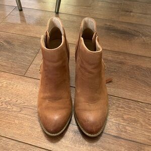 Vionic booties, size 7